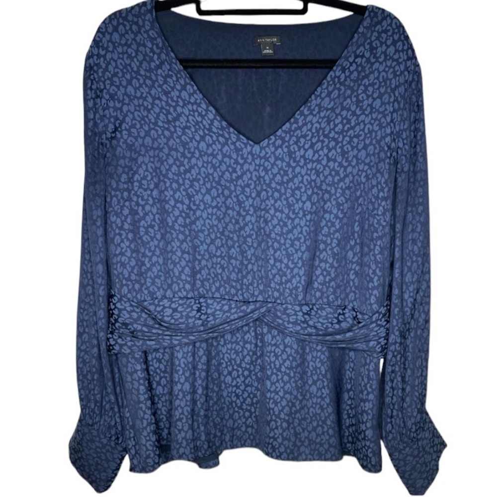 ANN TAYLOR Animal Print Blouse Size 14 Blue Peplum Long Sleeve Side Zip V Neck